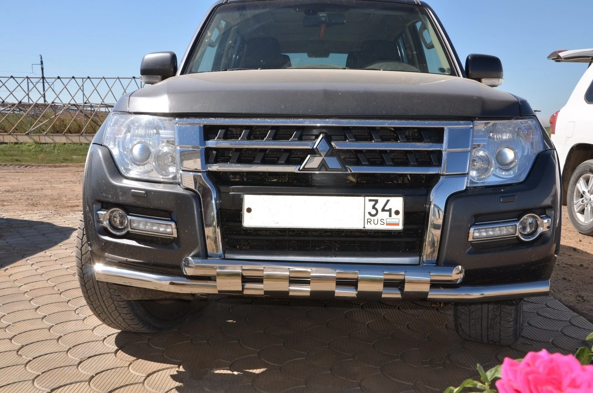 Защита переднего бампера двойная с декором d60/60 мм для Mitsubishi Pajero IV Рестайлинг 2  Юко MSP4.14.75