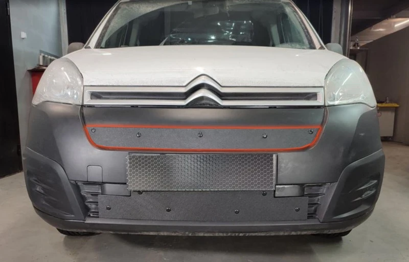 Зимняя заглушка радиатора к съемной сетке верх для Citroen Berlingo II Рестайлинг Черный Стрелка 11 CB.top