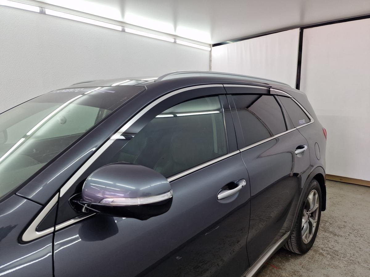 Дефлекторы окон 2D с хром накладками 6 шт. для Kia Sorento III Prime