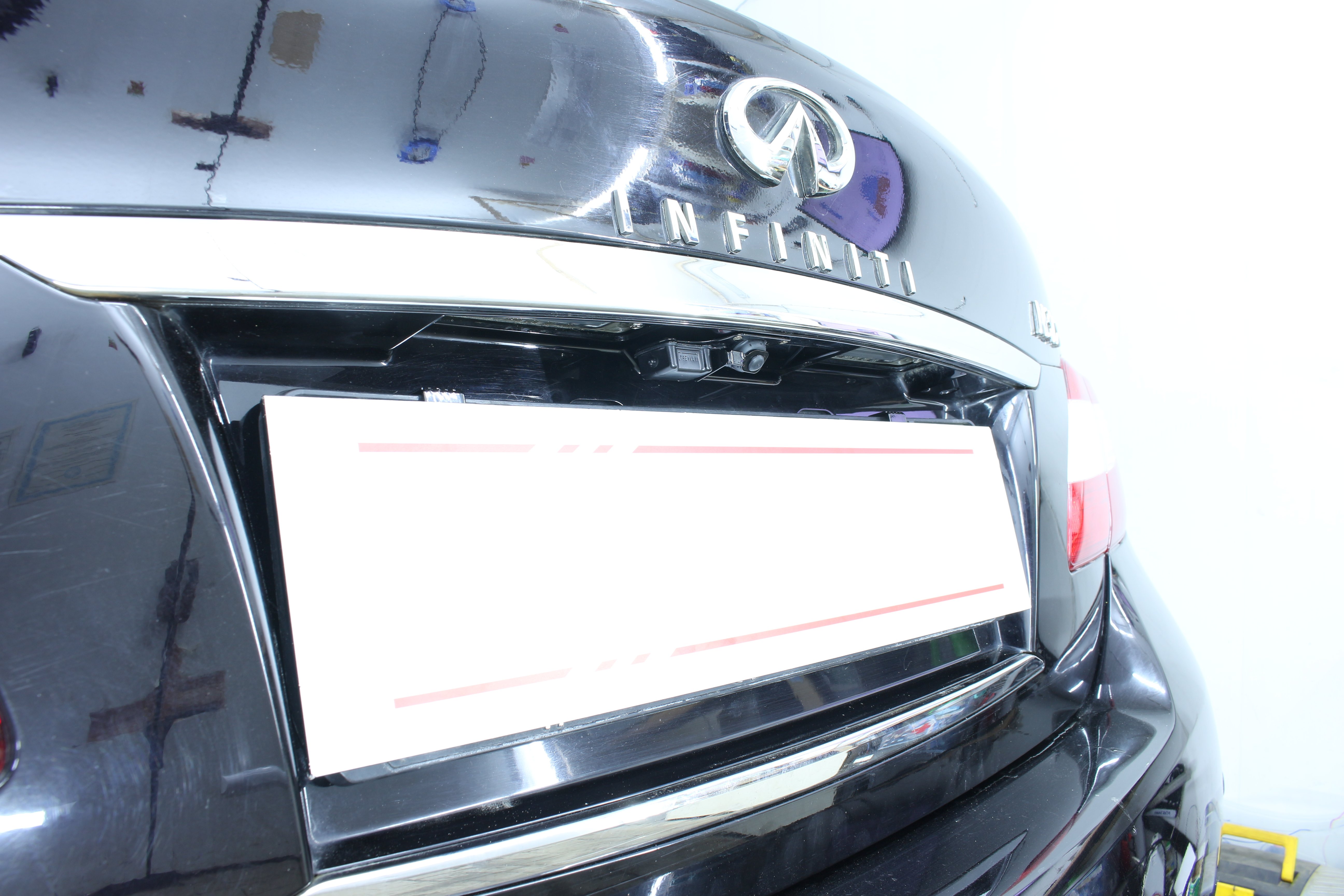 Защита камеры заднего вида для Infiniti M IV