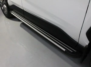 Пороги алюминиевые "Slim Line Silver" 1720 мм для Toyota RAV4 V (XA50) Серебрянный ТСС TOYRAV19-24S