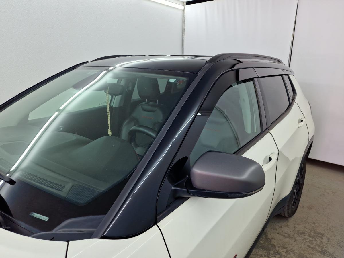 Дефлектор (водосток) лобового стекла для Jeep Compass II