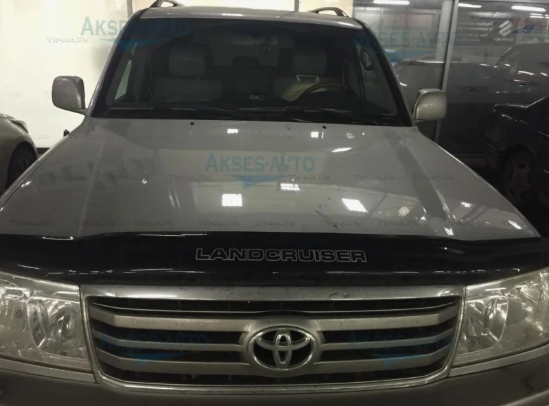 Дефлектор капота темный для Toyota Land Cruiser 100 Series Рестайлинг 1  SIM NLD.STOLCR9812L