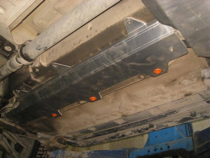 Защита топливопровода для Nissan Terrano III (D10)