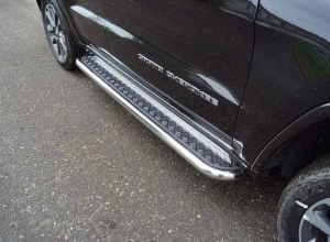 Пороги с площадкой 60,3 мм для Jeep Grand Cherokee IV (WK2) Рестайлинг 2  ТСС GRCHER17-21