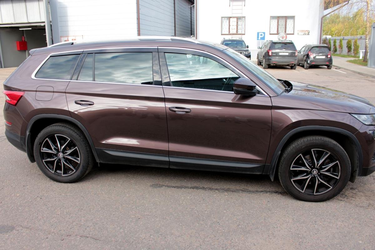 Дефлекторы окон с хром накладками 2D 6 шт для Skoda Kodiaq I