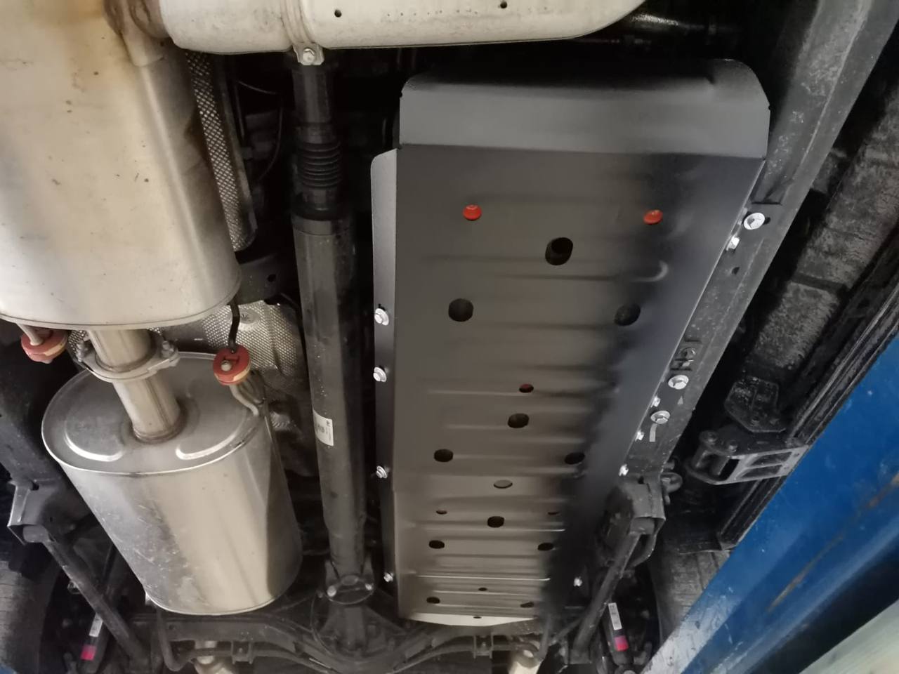 Защита топливного бака (2 части) для TANK 500