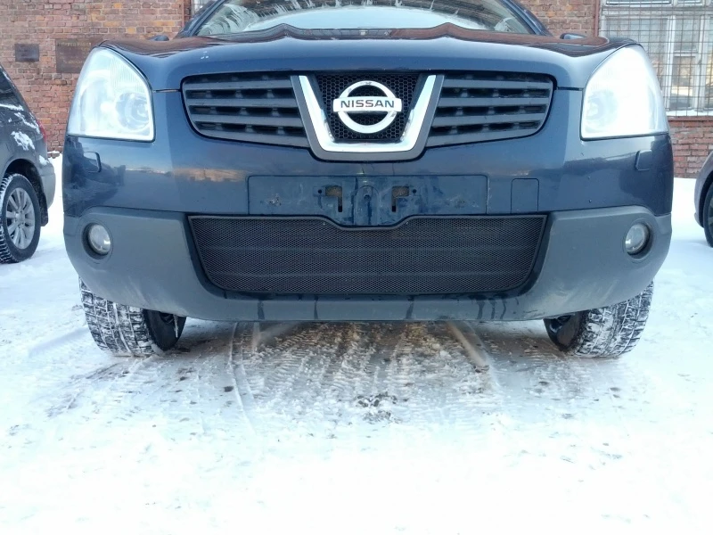 Защитная сетка радиатора для Nissan Qashqai I Черный Стрелка 11 NQAS06-10.black