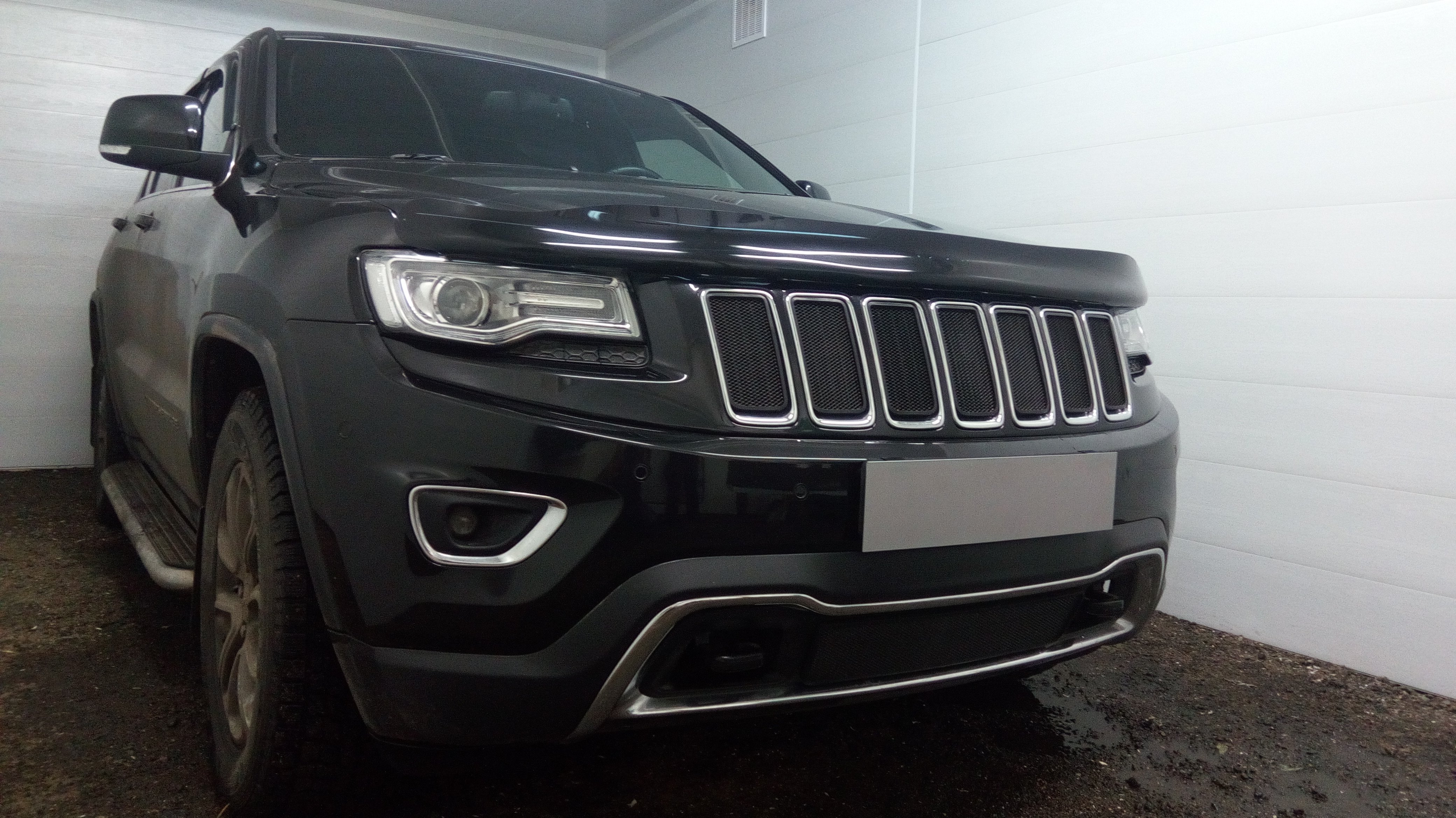 Защитная сетка радиатора верх для Jeep Grand Cherokee IV (WK2) Рестайлинг