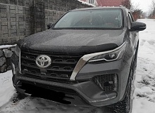 Дефлектор капота темный для Toyota Fortuner II