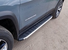 Пороги алюминиевые с пластиковой накладкой (1720 из 2-х мест) для Jeep Cherokee V (KL)