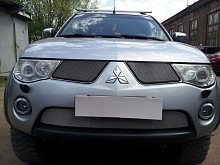Защитная сетка радиатора низ для Mitsubishi L200 IV