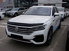Дефлектор капота темный для Volkswagen Touareg III Рестайлинг