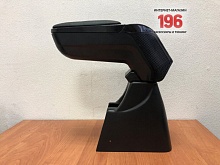 Подлокотник модельный ARM-2 Black с USB-розеткой для Renault Logan II Рестайлинг