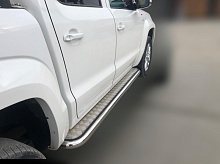 Пороги с накладным листом d60 мм для Volkswagen Amarok I Рестайлинг