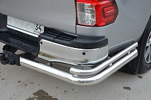 Защита заднего бампера угловая большая двойная d76/42 мм для Toyota Hilux VIII