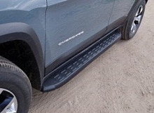 Пороги алюминиевые с пластиковой накладкой карбон 1720 мм для Jeep Cherokee V (KL)