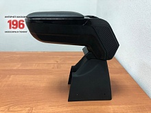 Подлокотник модельный ARM-2 Black с USB-розеткой для Renault Logan I