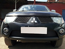 Защитная сетка радиатора низ для Mitsubishi L200 IV