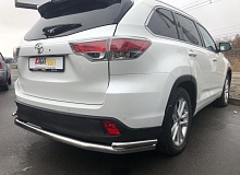 Защита заднего бампера угловая большая двойная d60/42 мм для Toyota Highlander III (U50)